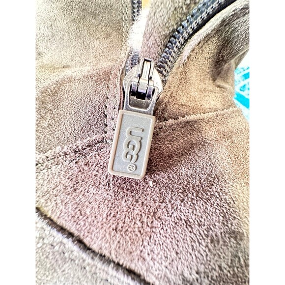 UGG Boots Size 8 - Picture 10 of 12